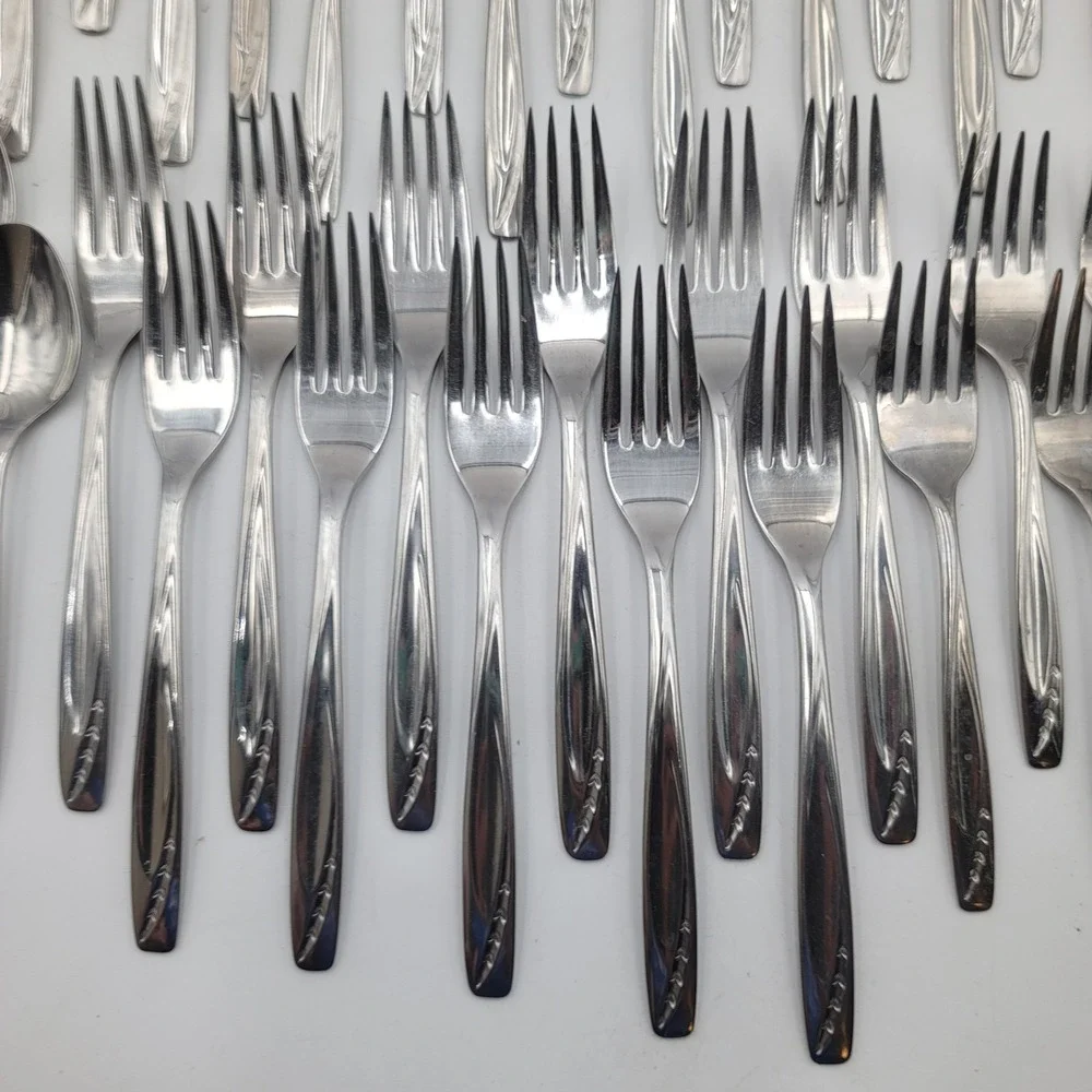 91 pc Lawncrest Rogers Cutlery International Stainless Flatware 11 Serving pcs